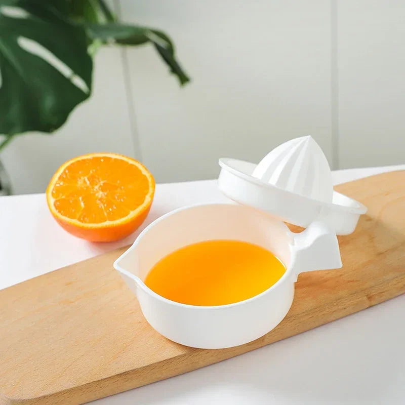 Portable Plastic Manual Fruit Juicer