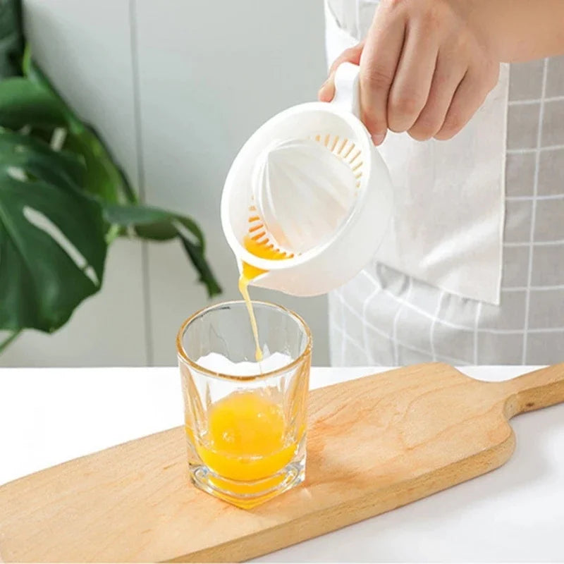 Portable Plastic Manual Fruit Juicer