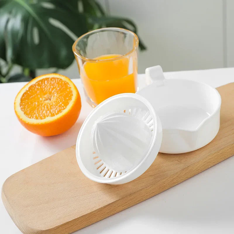 Portable Plastic Manual Fruit Juicer
