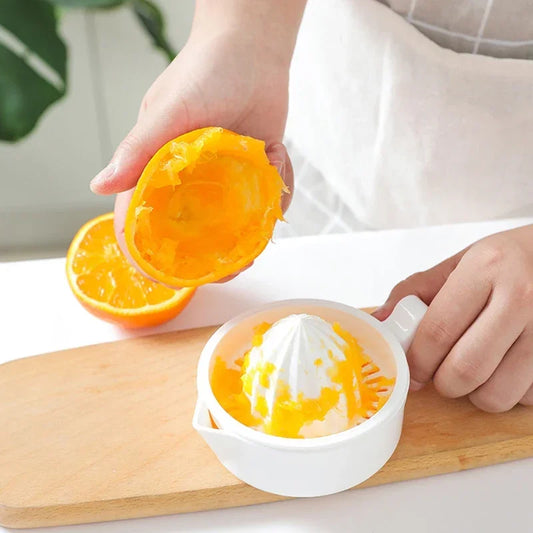 Portable Plastic Manual Fruit Juicer
